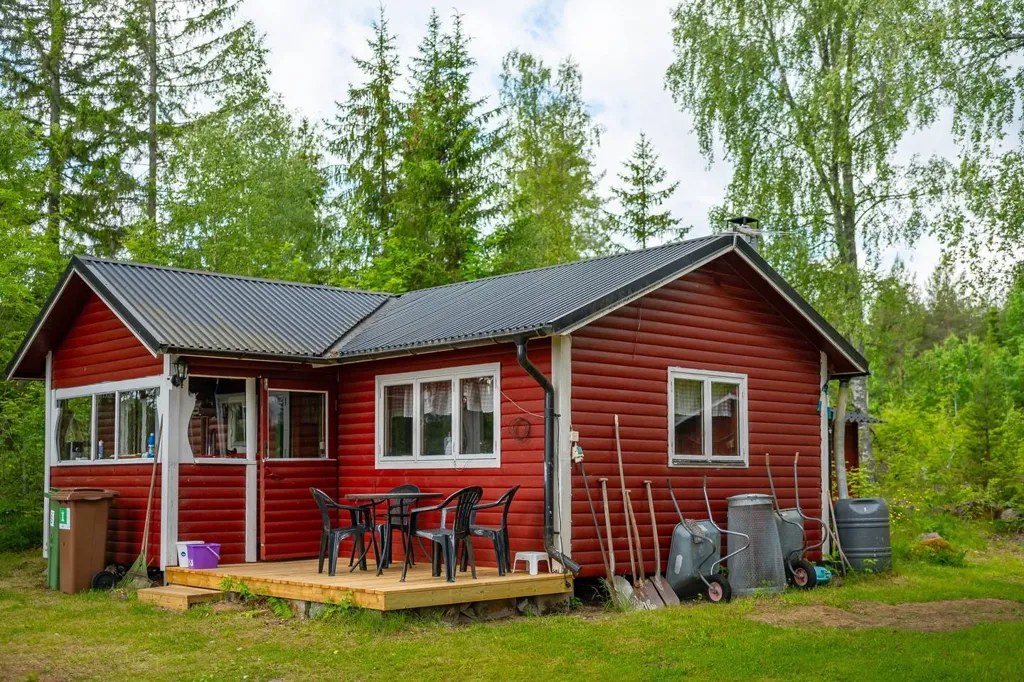 2-toaline maja asukohas Sandvikens kommun