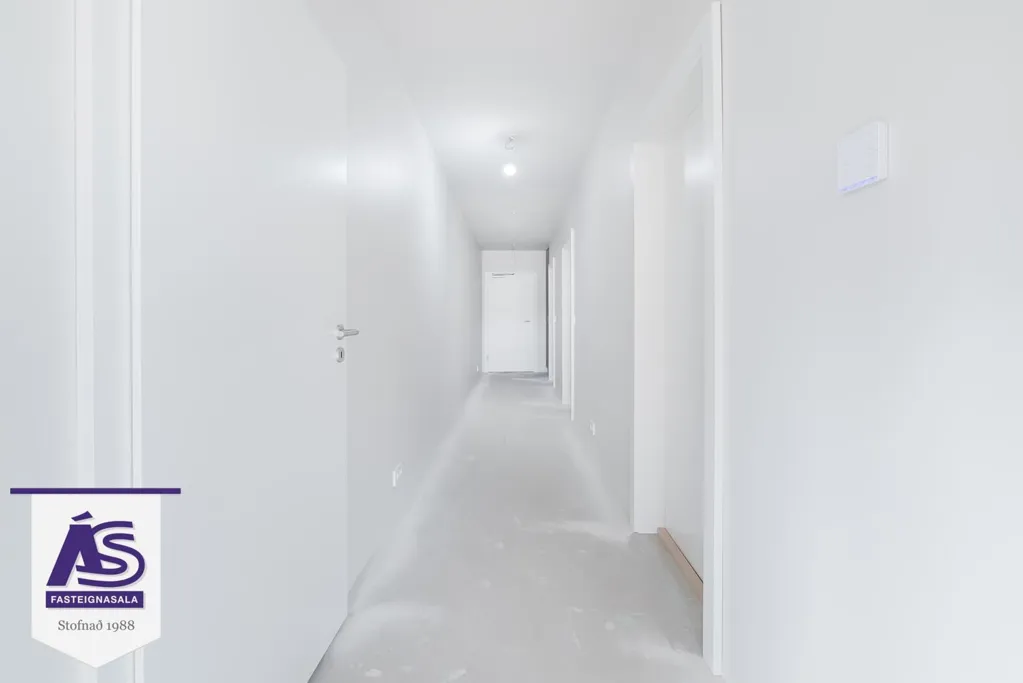 Entrée - New 4-Storey Apartment with Elevator in Hafnarfjörður