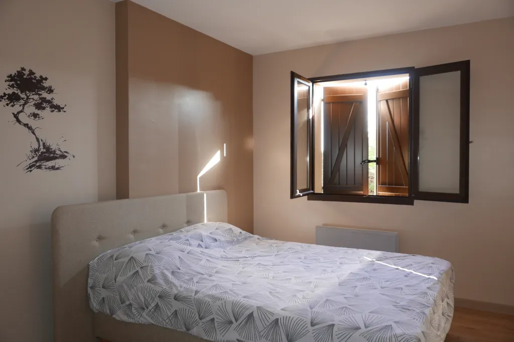 Chambres - Maison avec Piscine et Jardin à Neuvic