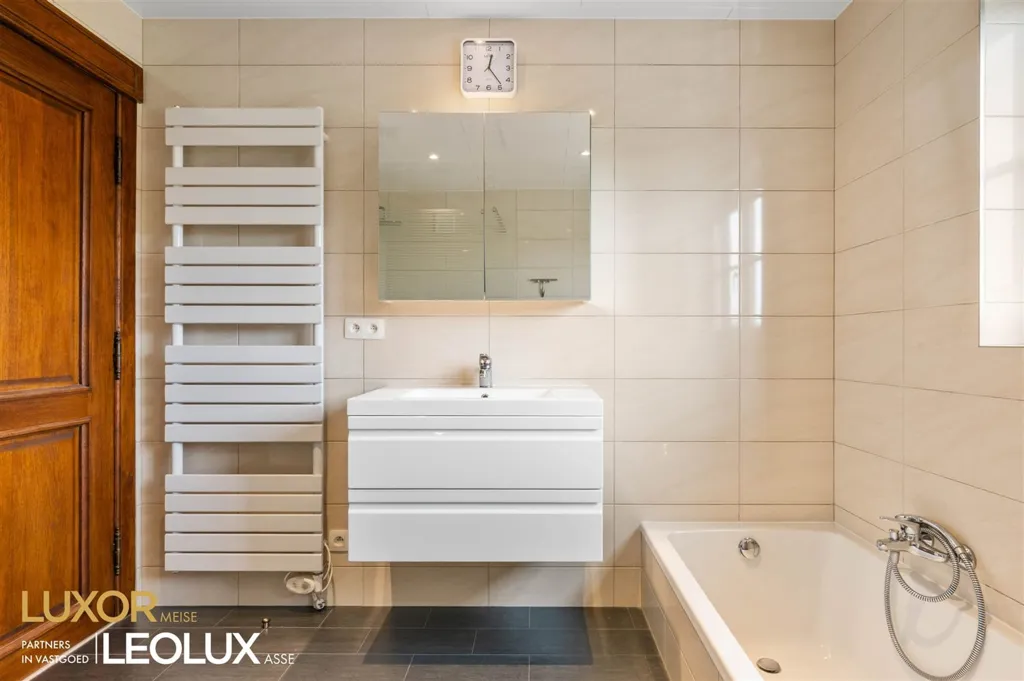 Salles de bain - Villa avec Jardin et Véranda à Liedekerke