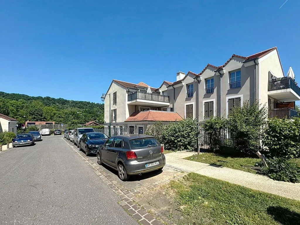 Extérieur - Appartement 3 Pièces avec Balcon au Dernier Étage à la Lisière de la Forêt