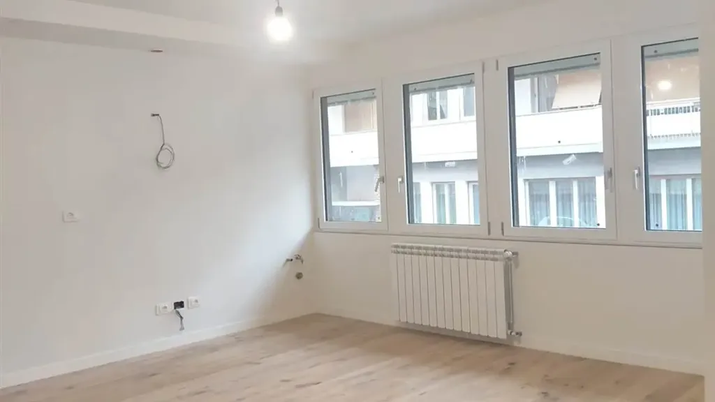 Pièces - Rustic-Style Apartment with Veranda in Florence