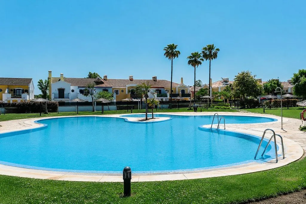 Bassein - Villa with Pool and Golf Views in Villas y Golf