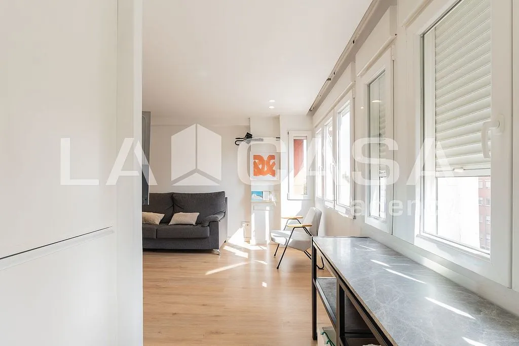 Séjour - Student-Friendly Flat with East View in La Vega Baixa
