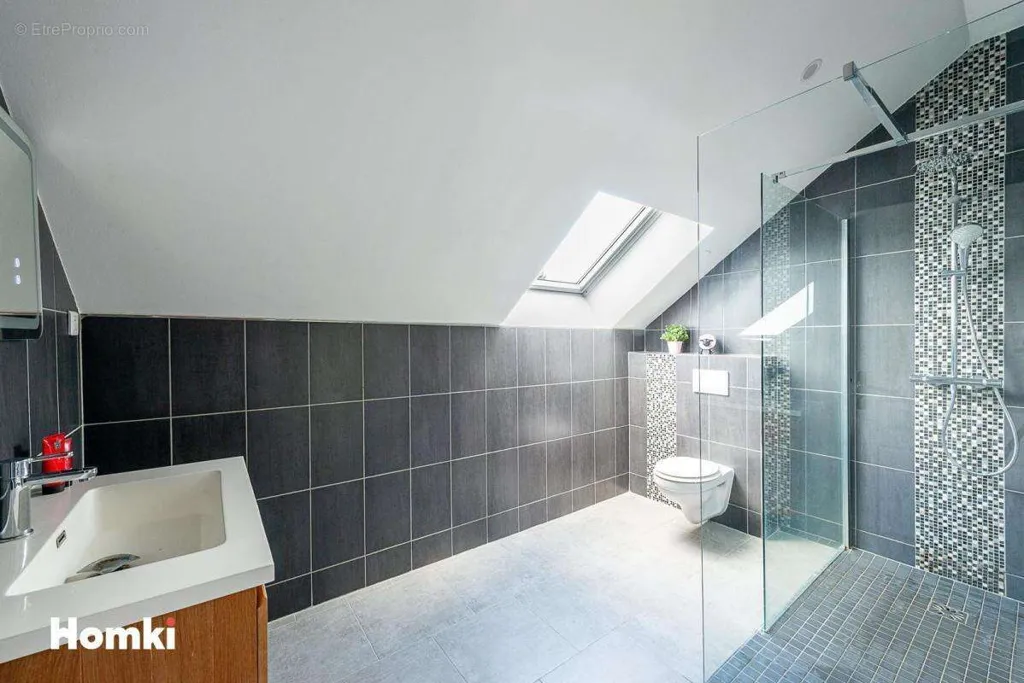Salles de bain - Maison avec Piscine Chauffée à Oisy
