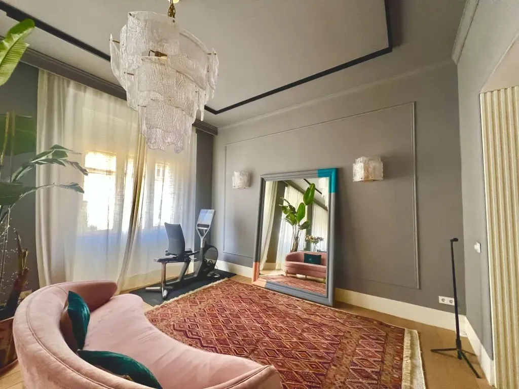 Elutuba - Luxury Apartment with Interior Garden in Madrid