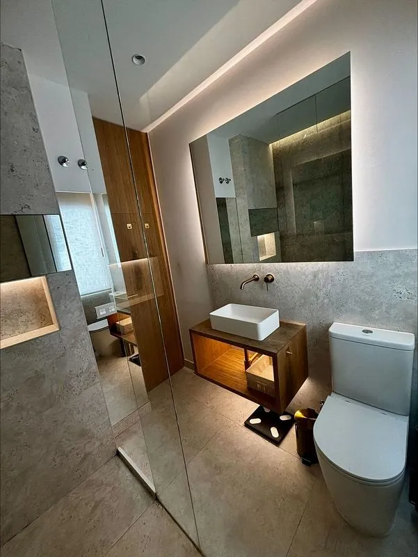 Bathrooms - Modern Flat with A/C in Salamanca, Madrid