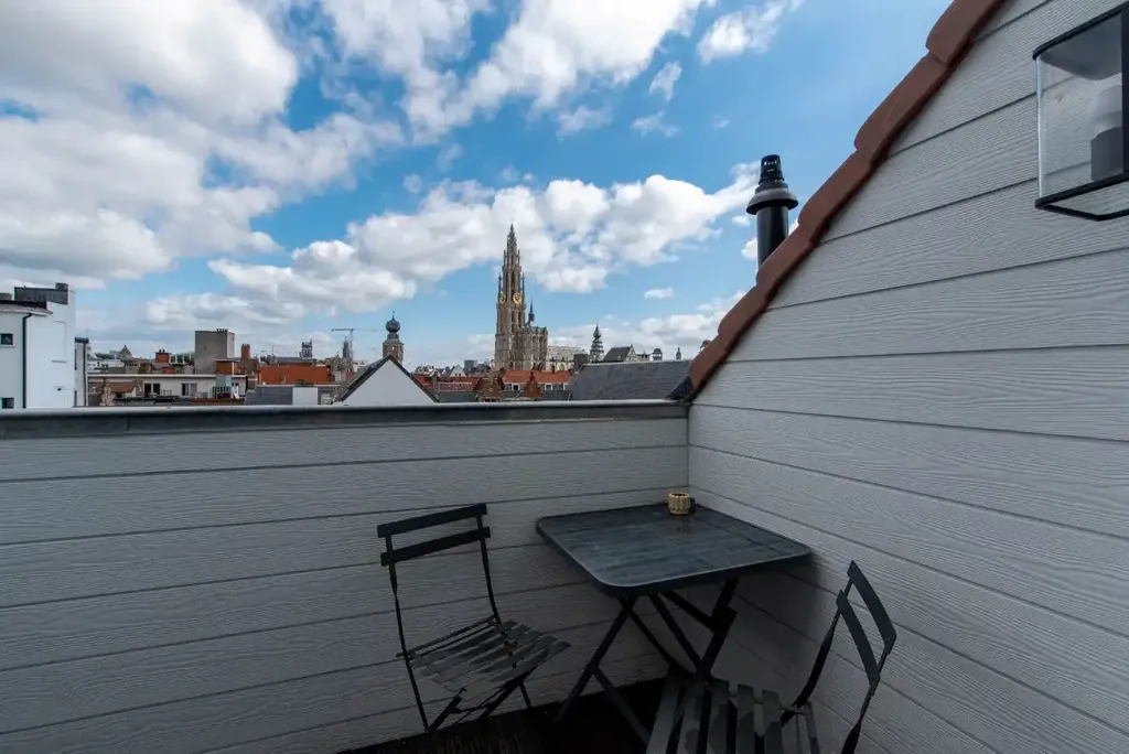 Rõdu - Renovated Duplex with City View in Antwerp