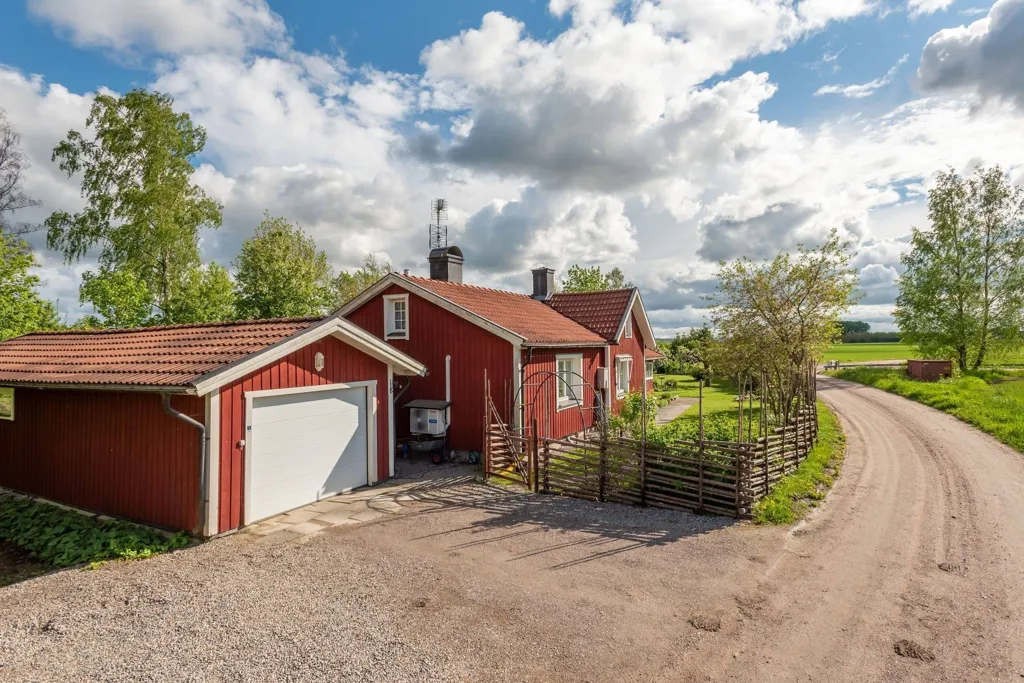 2-toaline maja asukohas Kumla kommun
