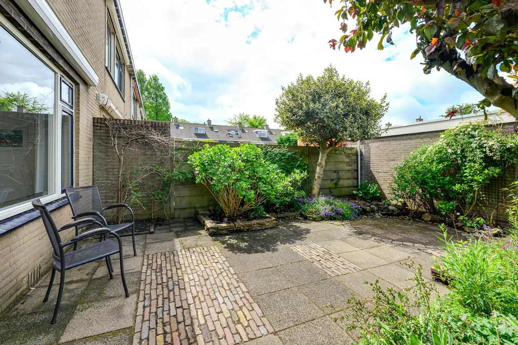 Garden - Corner House with Garden in Rhoon