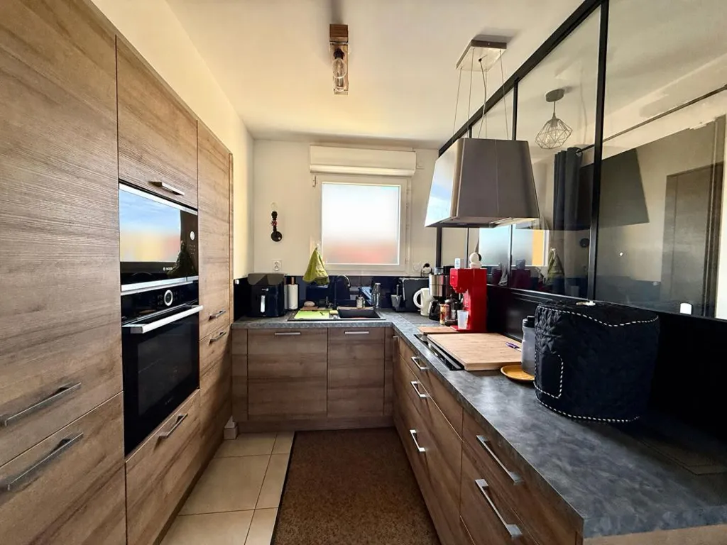 Cuisine - Appartement avec Grande Terrasse et Parking à Proximité