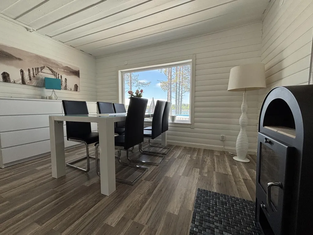 Dining Room - Cottage with Water View near Coast
