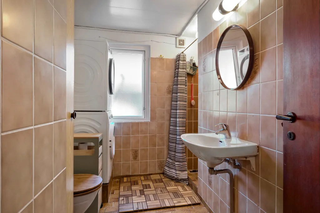 Bathrooms - 1960s Villa with Garden in Copenhagen S
