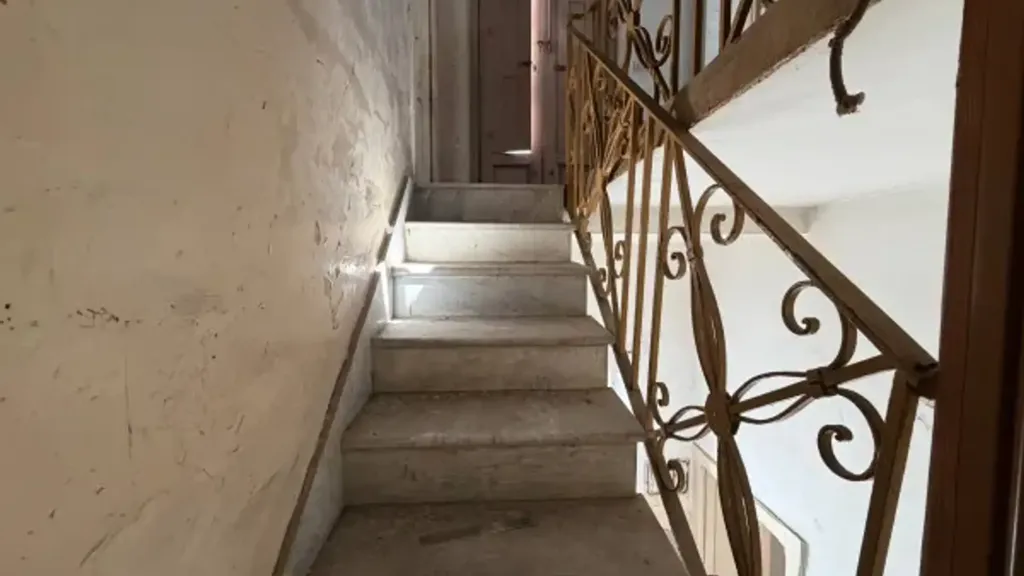 Toad - Terraced House for Renovation in Central Bari