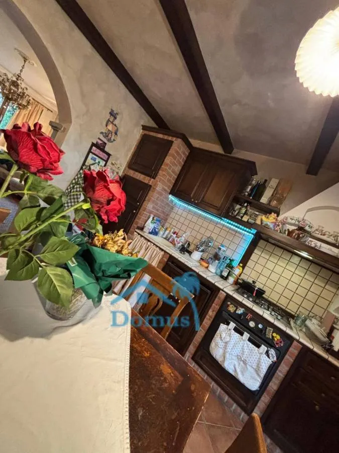 Cuisine - Villa with Garden and Fireplace in Pinerolo