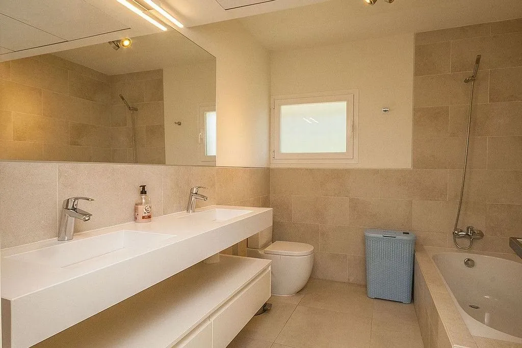 Salles de bain - Chalet with Pool in Casco Antiguo