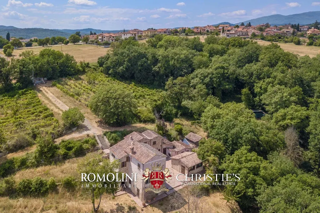 Õhuvaade - Estate with Vineyard in Anghiari, Tuscany