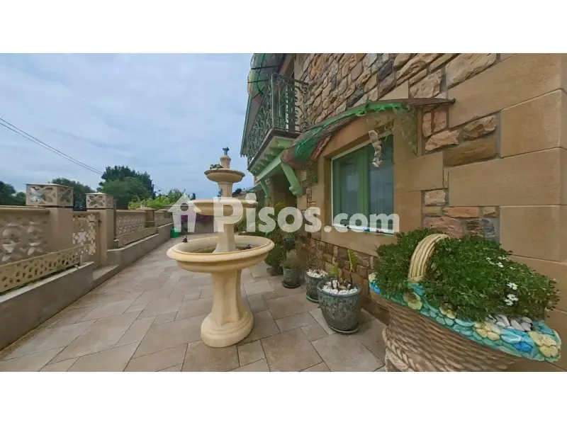 Jardin - Chalet with Traditional Architecture in Cudón