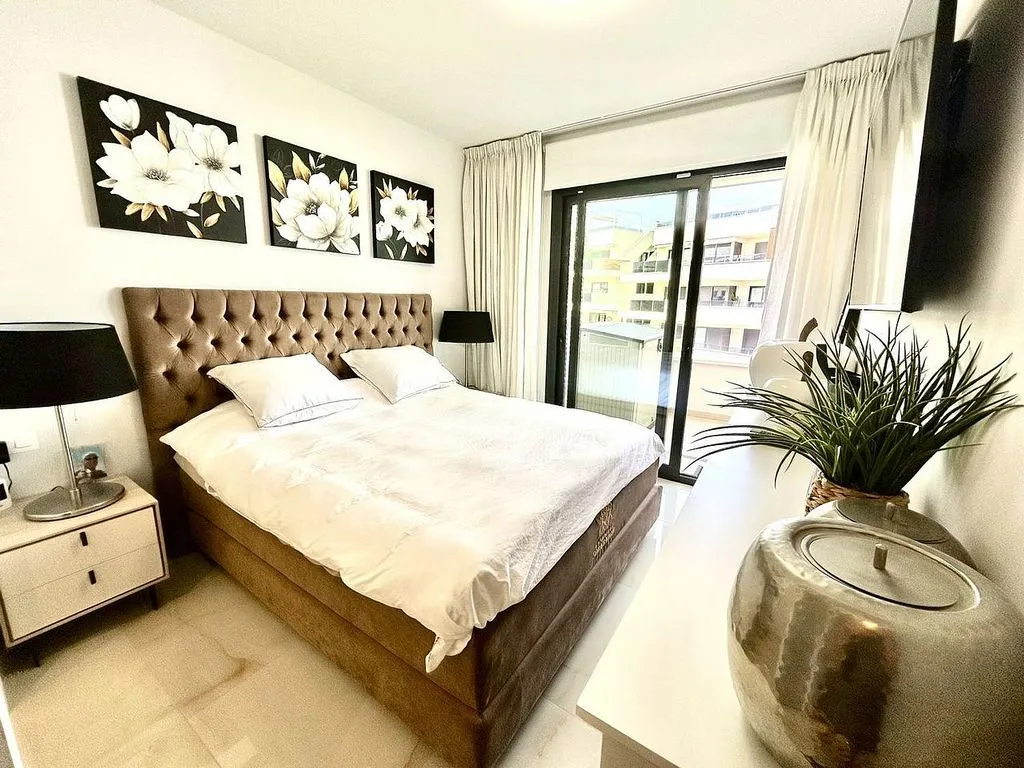 Magamistoad - 3-Bed Flat with Pool in Playa Flamenca