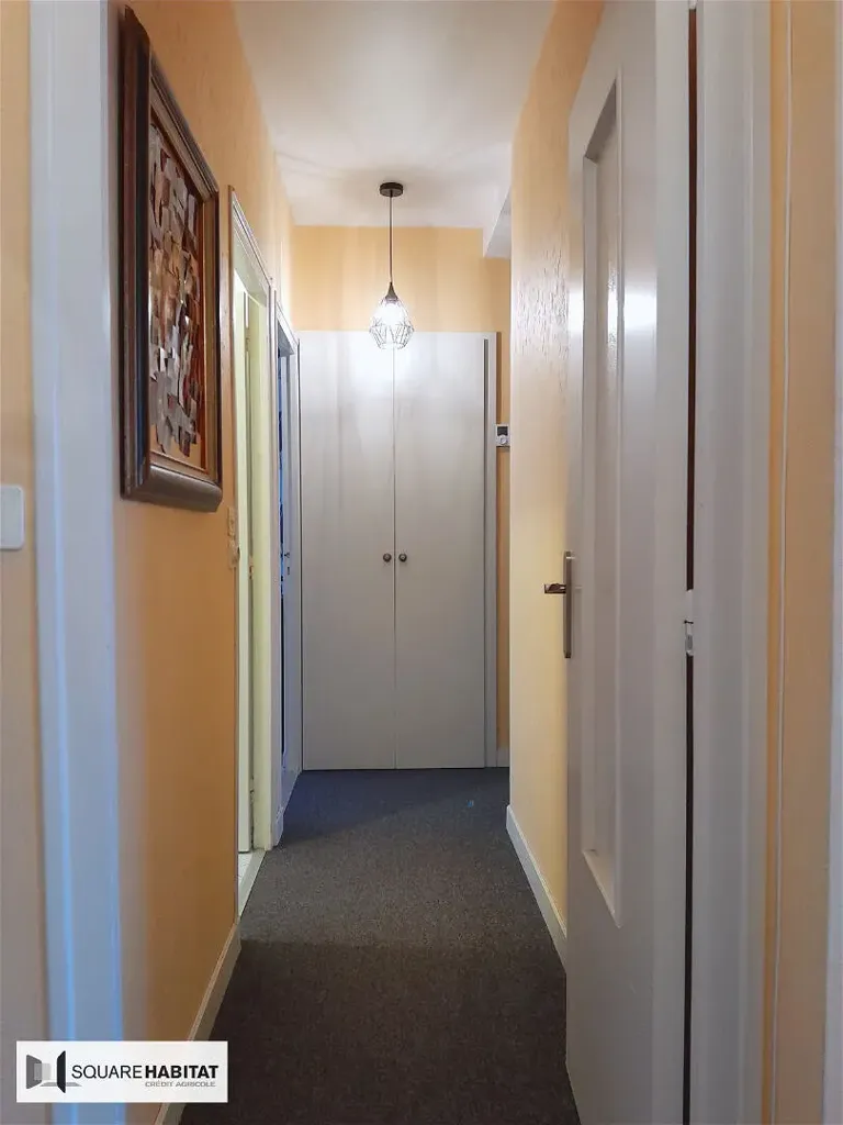 Esik - Bright 3-Bed Apartment with Balcony in Vannes Centre