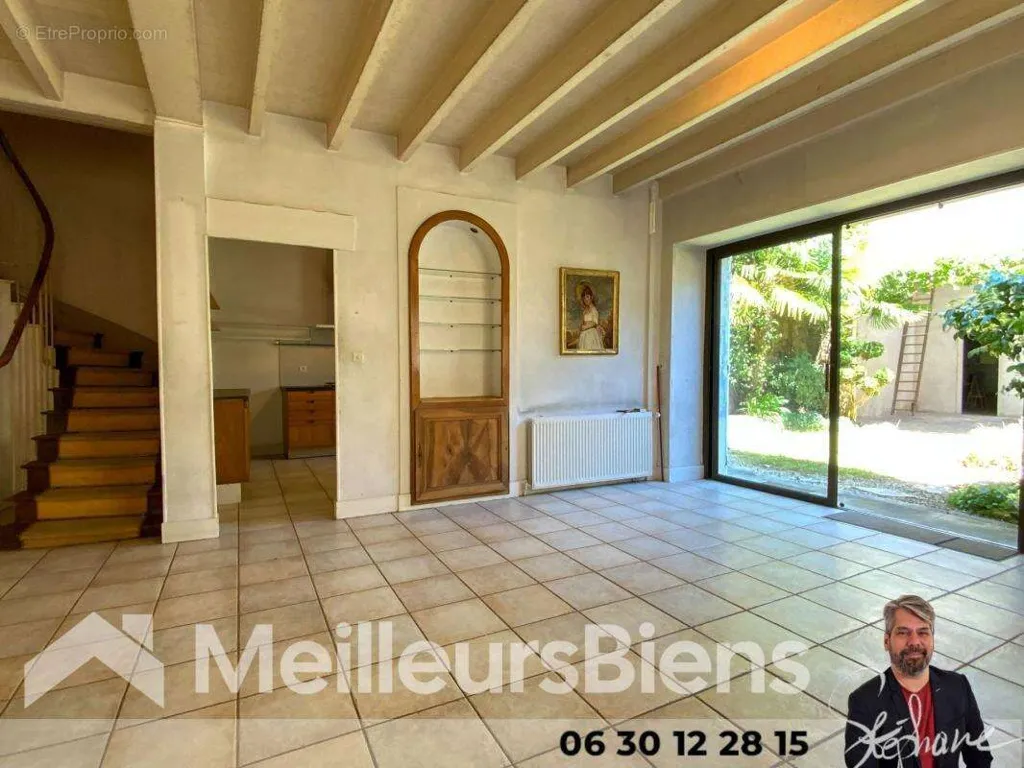 Séjour - Maison de Caractère avec Espace Pro au Centre de Jonzac