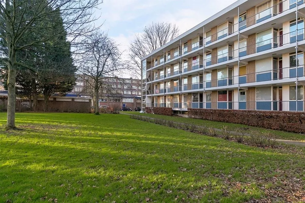 Aed - Apartment with Canal View in Rotterdam