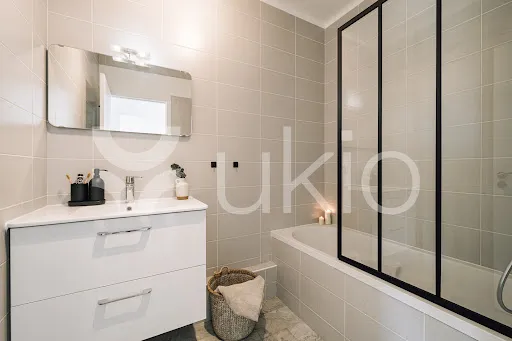 Salles de bain - Appartement Meublé avec Ascenseur à Paris 15e