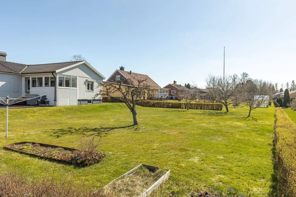 Jardin - Terraced Villa with Garden in Värsås