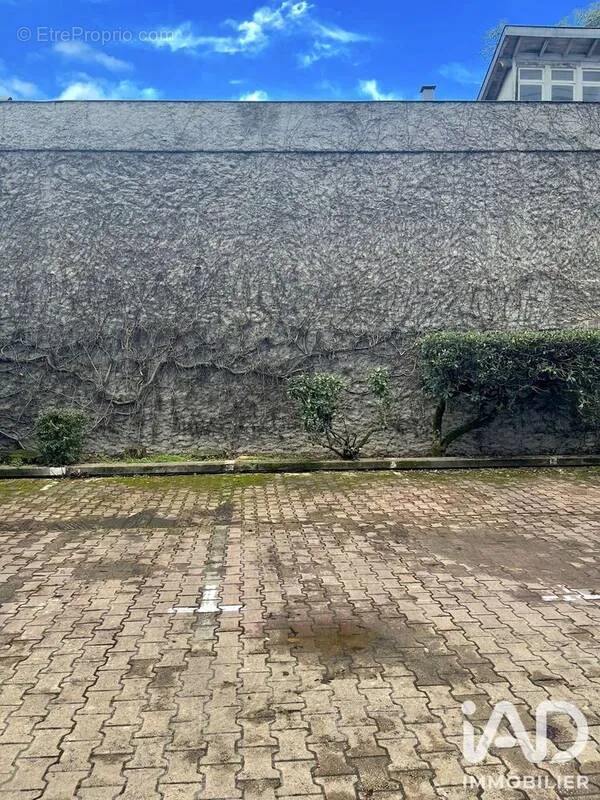 Aed - Private Parking Space in Bordeaux