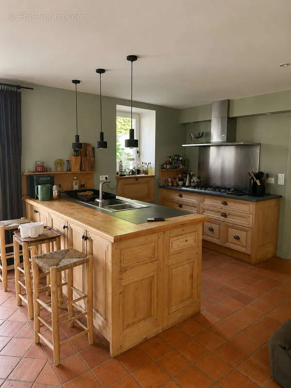 Maison 9 pièces à Tassin-La-Demi-Lune