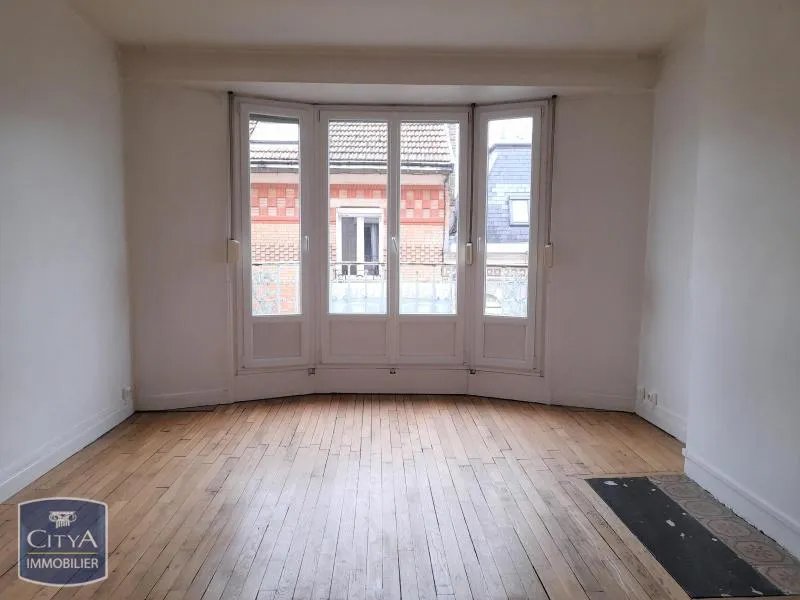 Pièces - Appartement T2 avec Salon Spacieux à Reims
