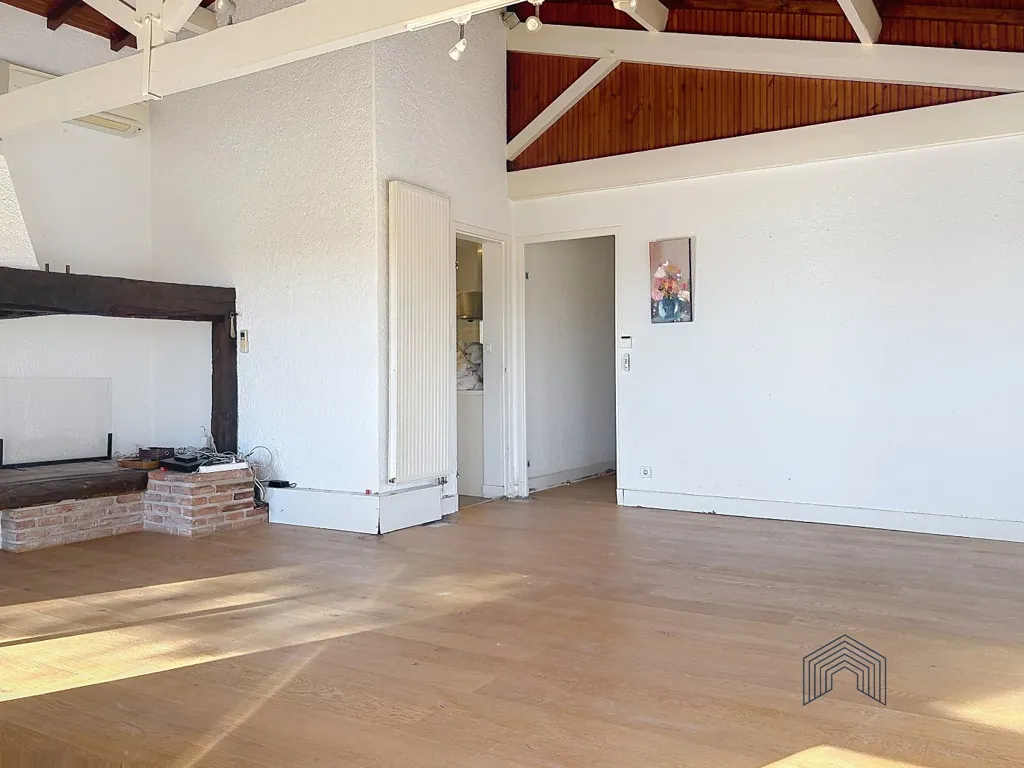 Pièces - Maison avec Vue Panoramique à Lacroix-Falgarde