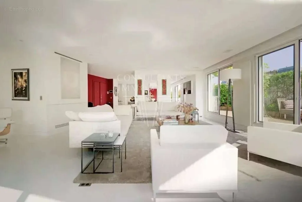 Elutuba - Penthouse with Terraces in Paris XVI