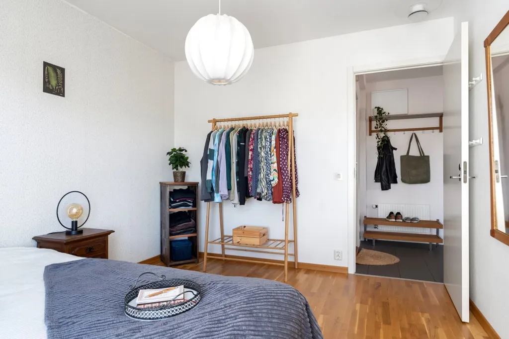 Magamistoad - Spacious 3rd Floor Flat with Balcony in Lund