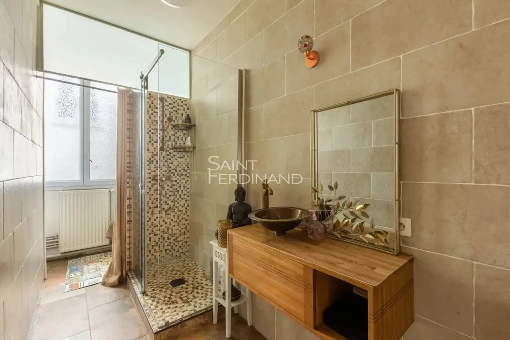 Vannitoad - Triplex with Garden Access in Paris 19