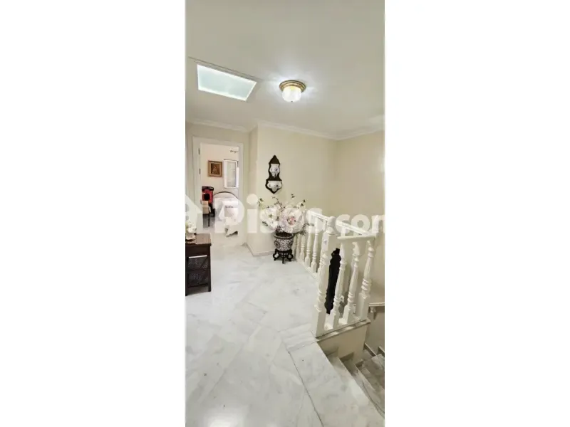Ingresso - Fully Renovated Adosada with Terraces in Tomares