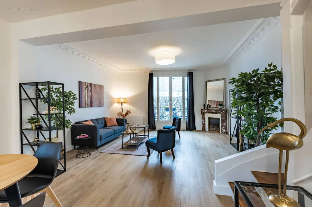 Elutuba - Duplex Apartment with Balcony in Paris-11e