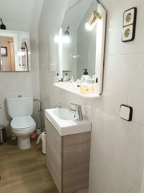Salles de bain - Semi-Detached House with Terrace in Les Arenes