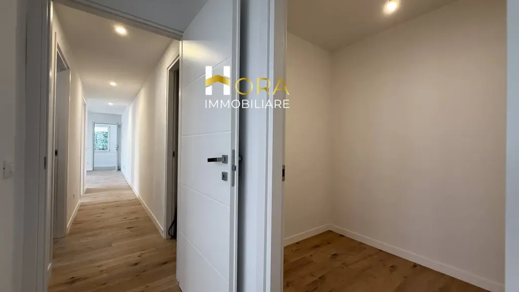 Esik - Rearranged Apartment with River View in Florence