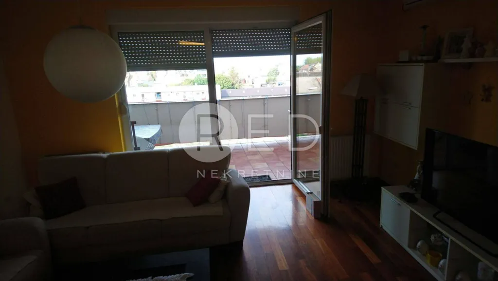 Elutuba - Spacious Flat with Loggias in Osijek Centre