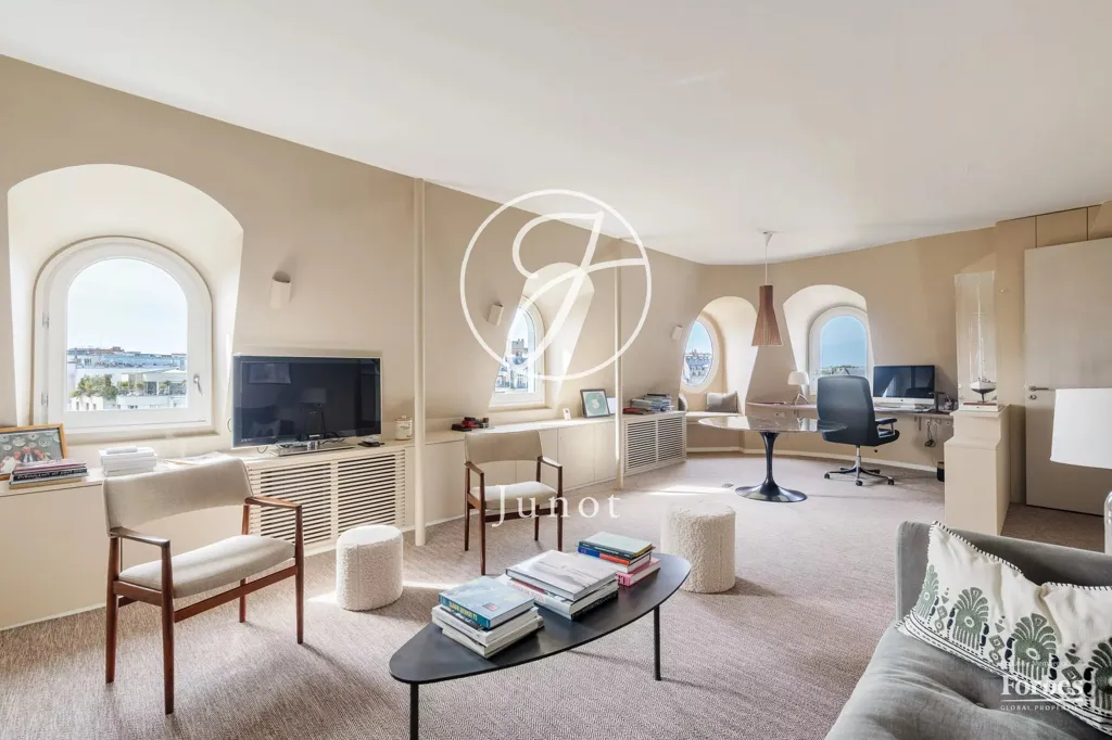 Elutuba - Duplex with Eiffel Tower View in Paris 7th