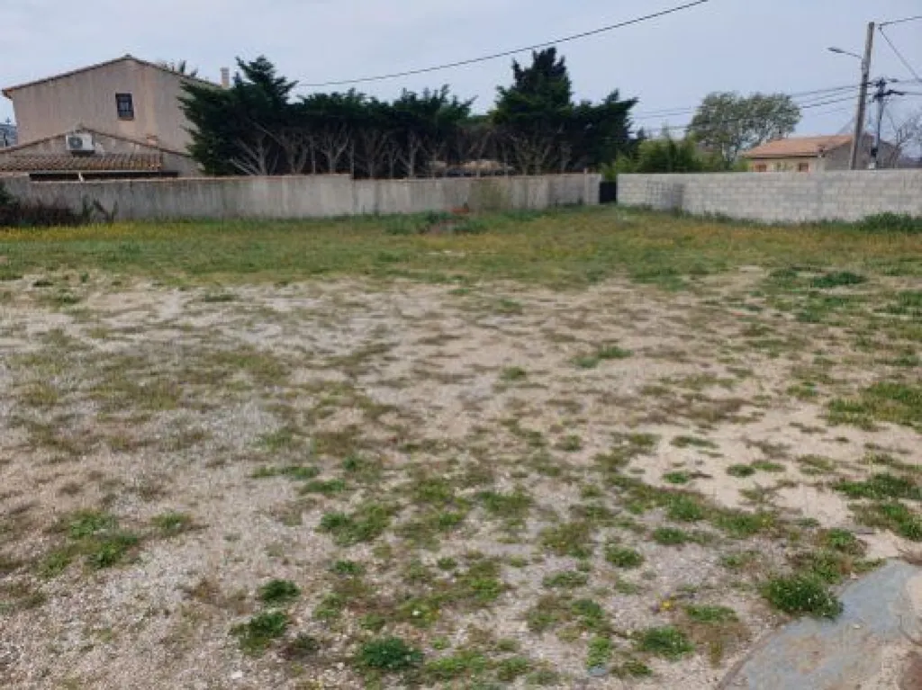 Garden - Constructible Plot with South Exposure in Pennes-Mirabeau