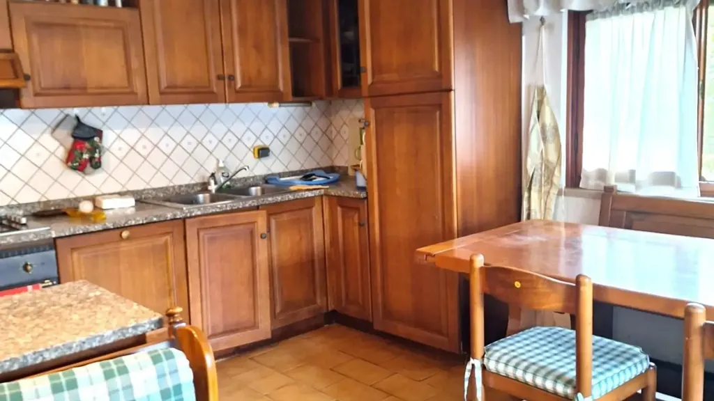 Cuisine - Villa with Garden in Capannori