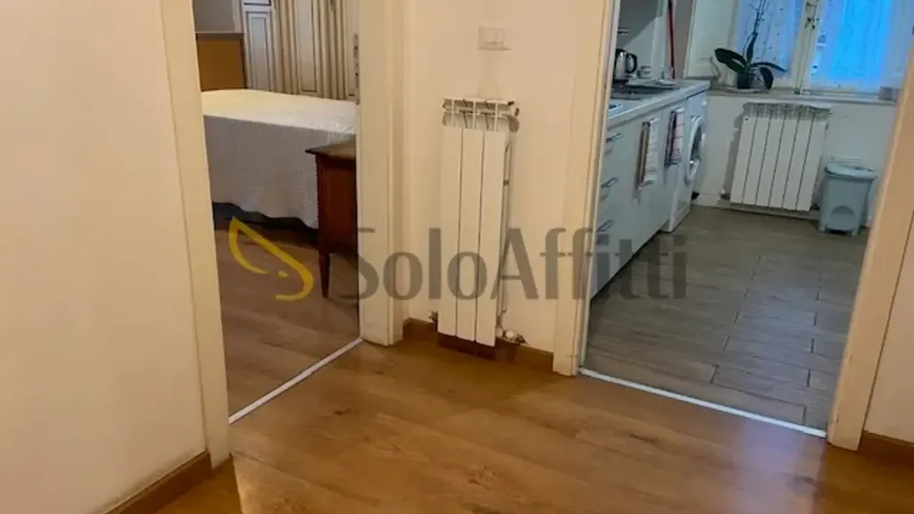 Esik - Furnished Apartment with Kitchen, Siena