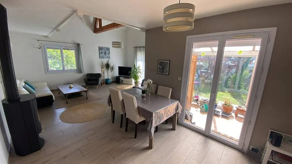 Salle à manger - Maison Rénovée avec Jardin à La Bazilière, Couëron