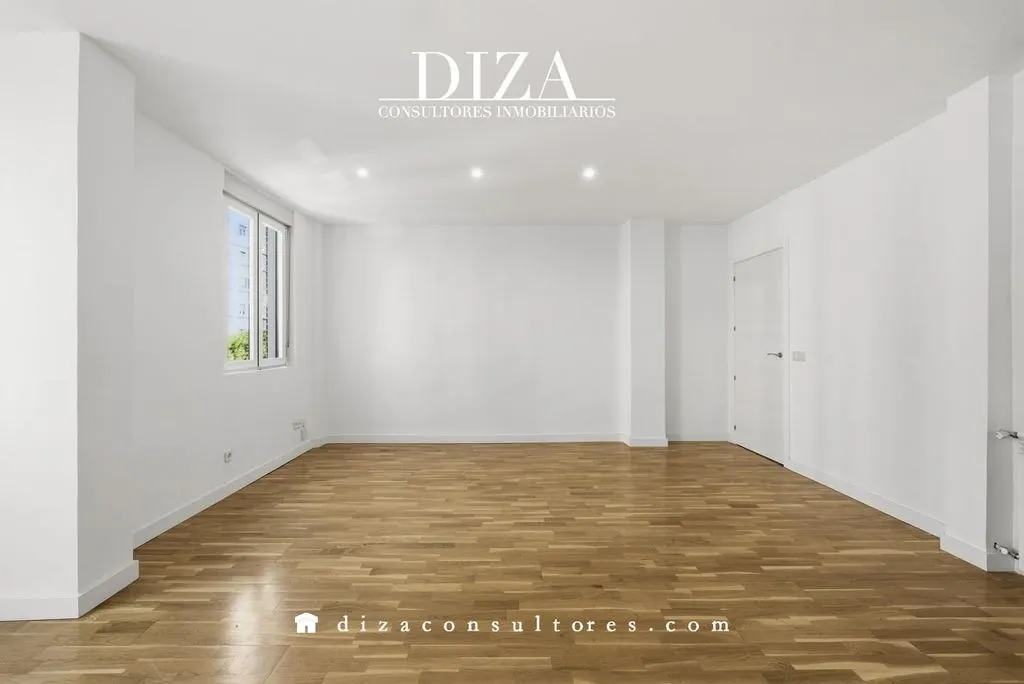 Rooms - Luxury Flat with West View in Ibiza, Madrid