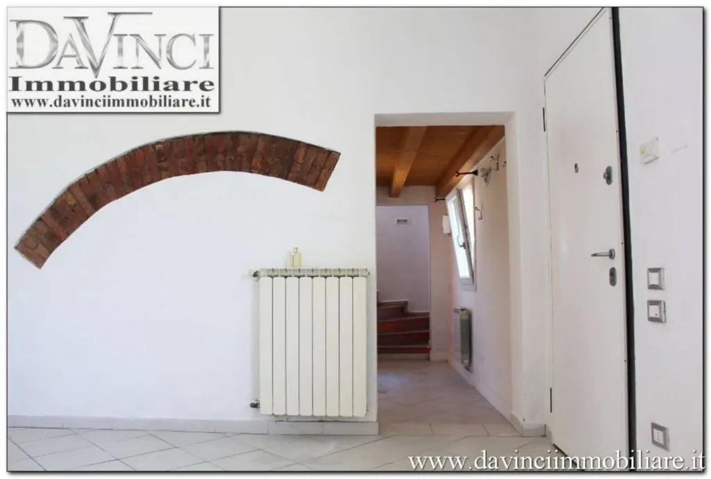 Entrée - Newly Constructed Flat with Garden in Bregnano