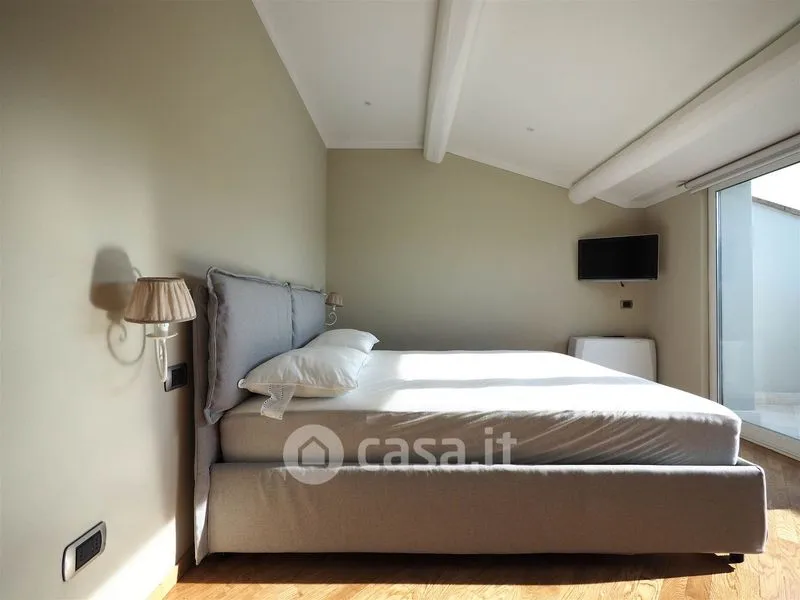 Magamistoad - Three-Bedroom Flat with Terrace in Florence