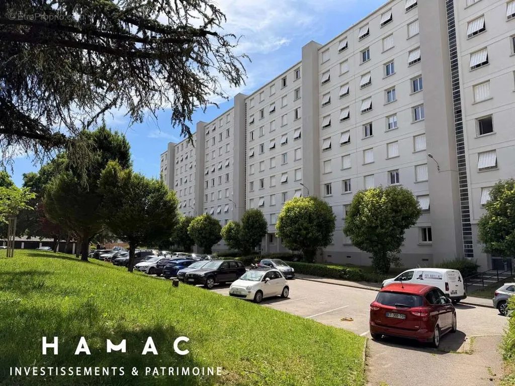 Extérieur - Appartement Rénové T4 avec Balcon à Lyon