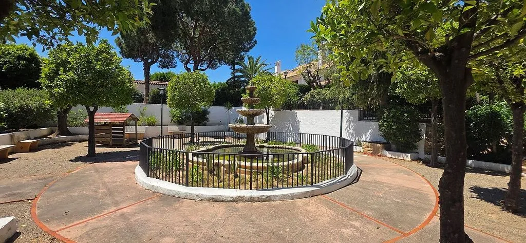 Aed - Semi-Detached House with Pool in Rocafort